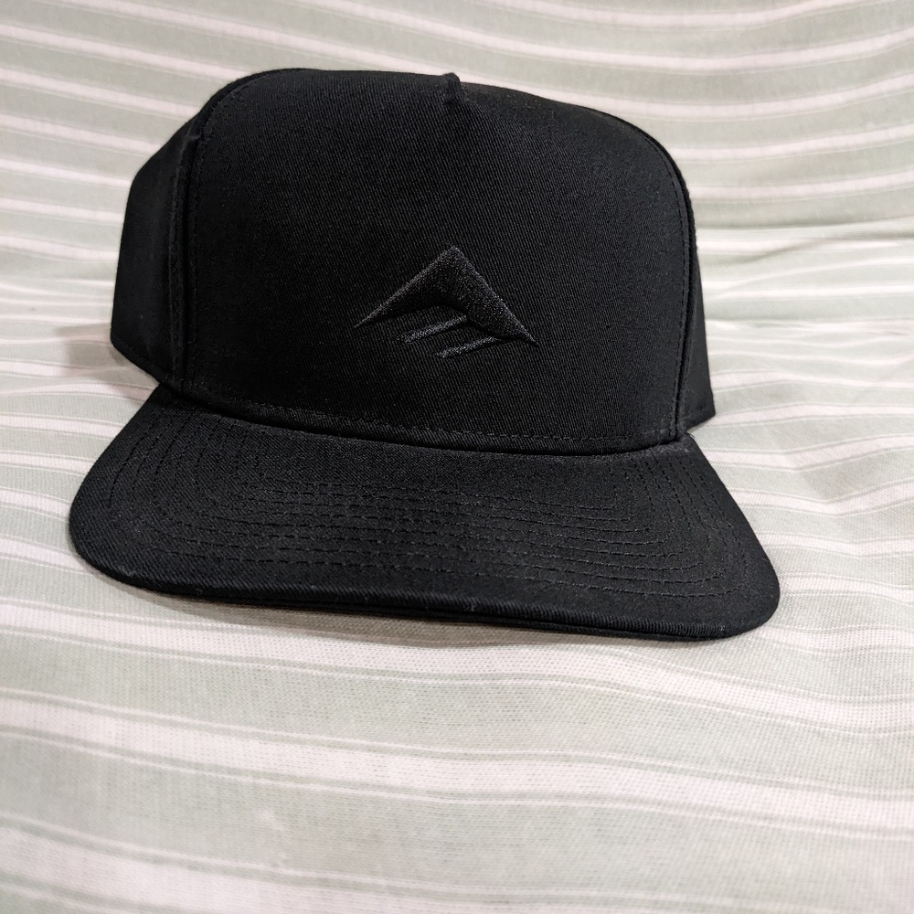 Emerica Mens Classic Snapback Black Hat one size